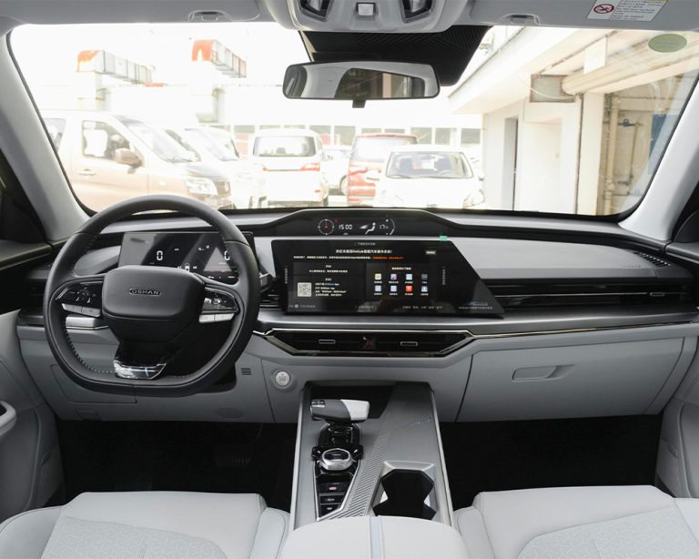 Changan-Auchan-Z6IDD-Interior